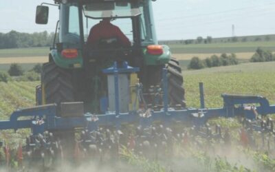 Accompagner les exploitations agricoles vers le désherbage mécanique pour réduire l’utilisation des herbicides